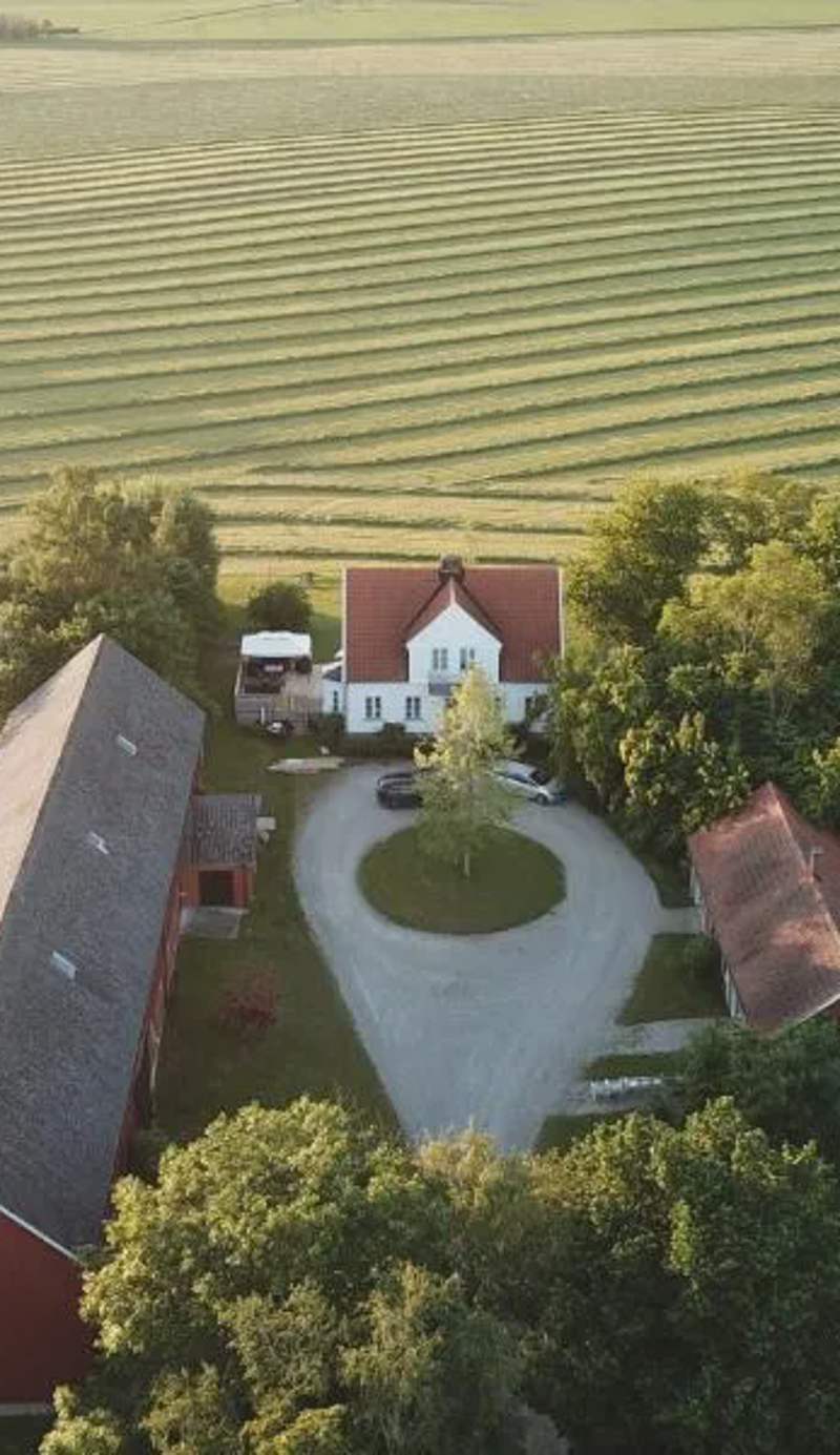 Almbacka gård
