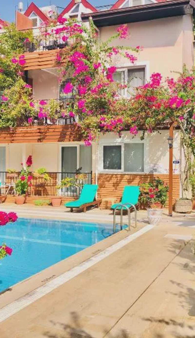 Ten Apart Hotel