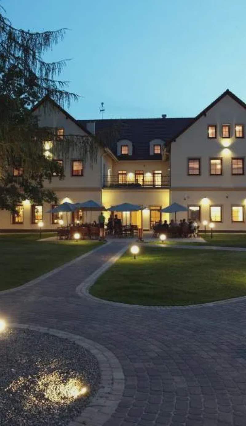 Hotel Modrzewiowy Dwór