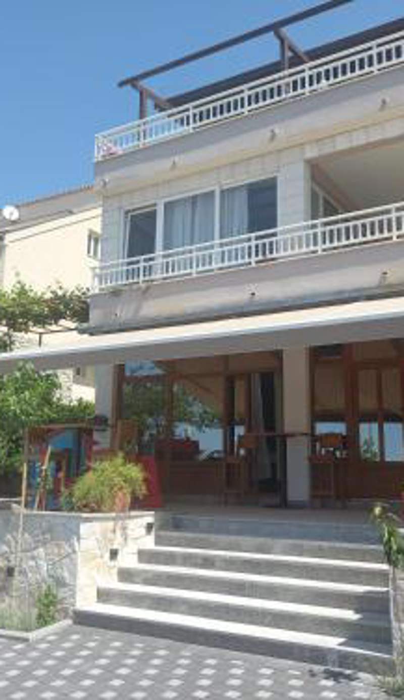 Apartments Kurilj