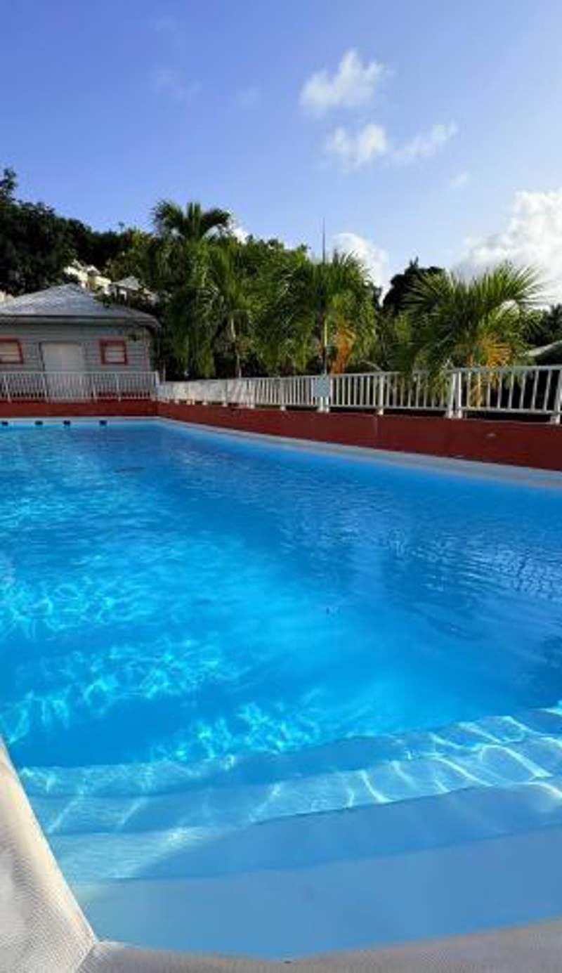 Sea view apartment, pool and beach 50m away
