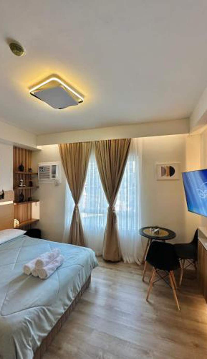 THE SUITE by The Hiltons