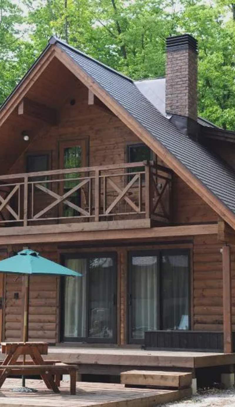 Log Cottage Epoch