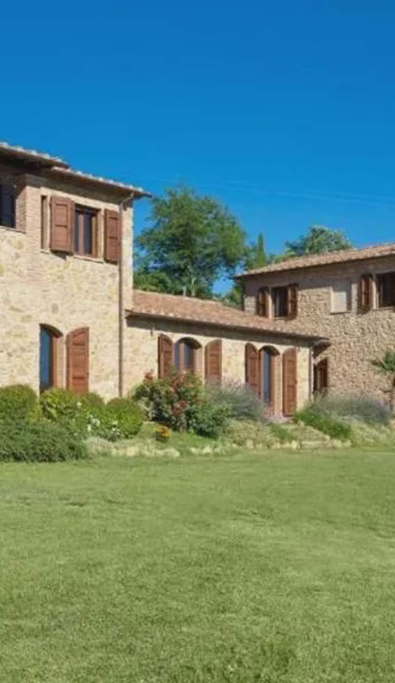 Casale con vista colline