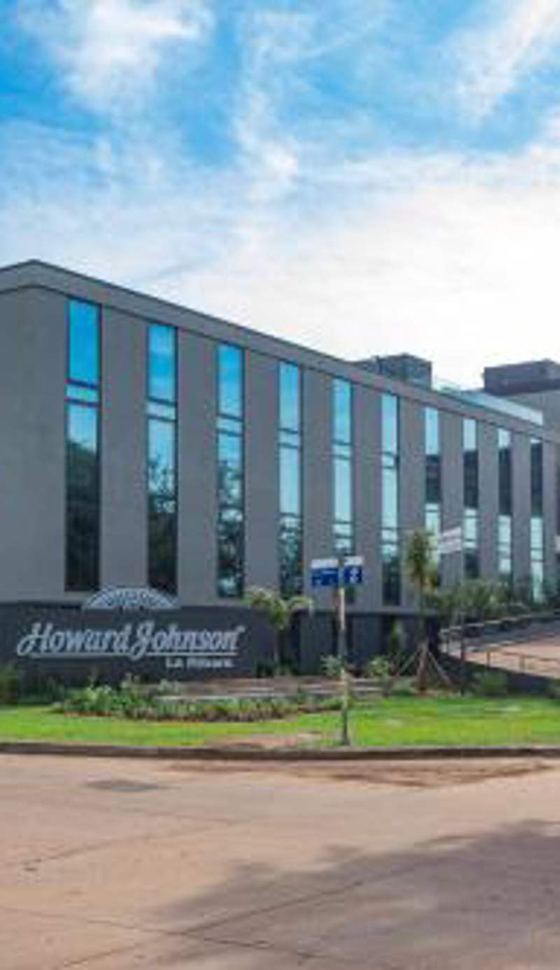 Howard Johnson Plaza La Ribera