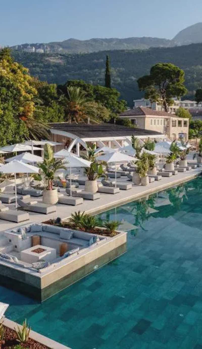 Lazure Hotel & Marina