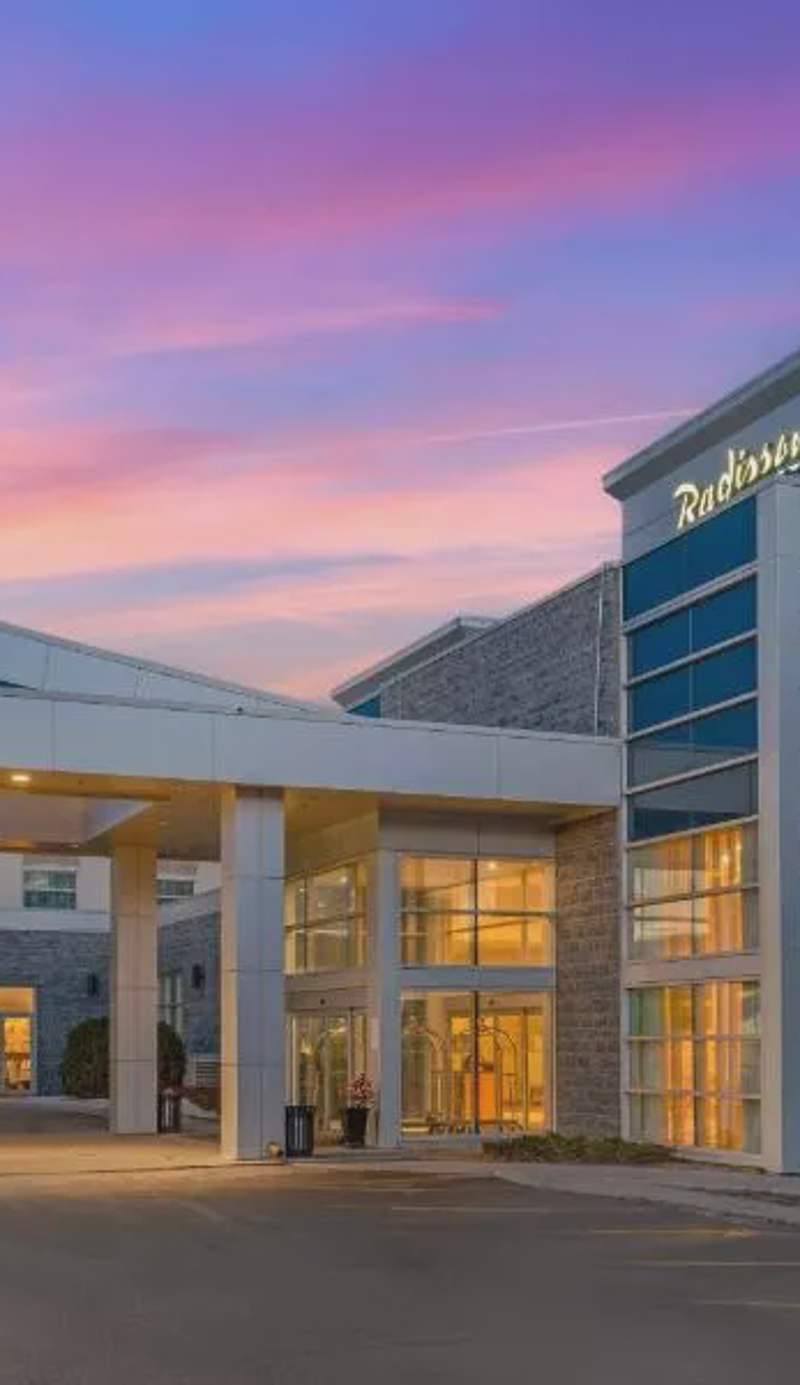Radisson Hotel & Conference Centre Calgary Airport