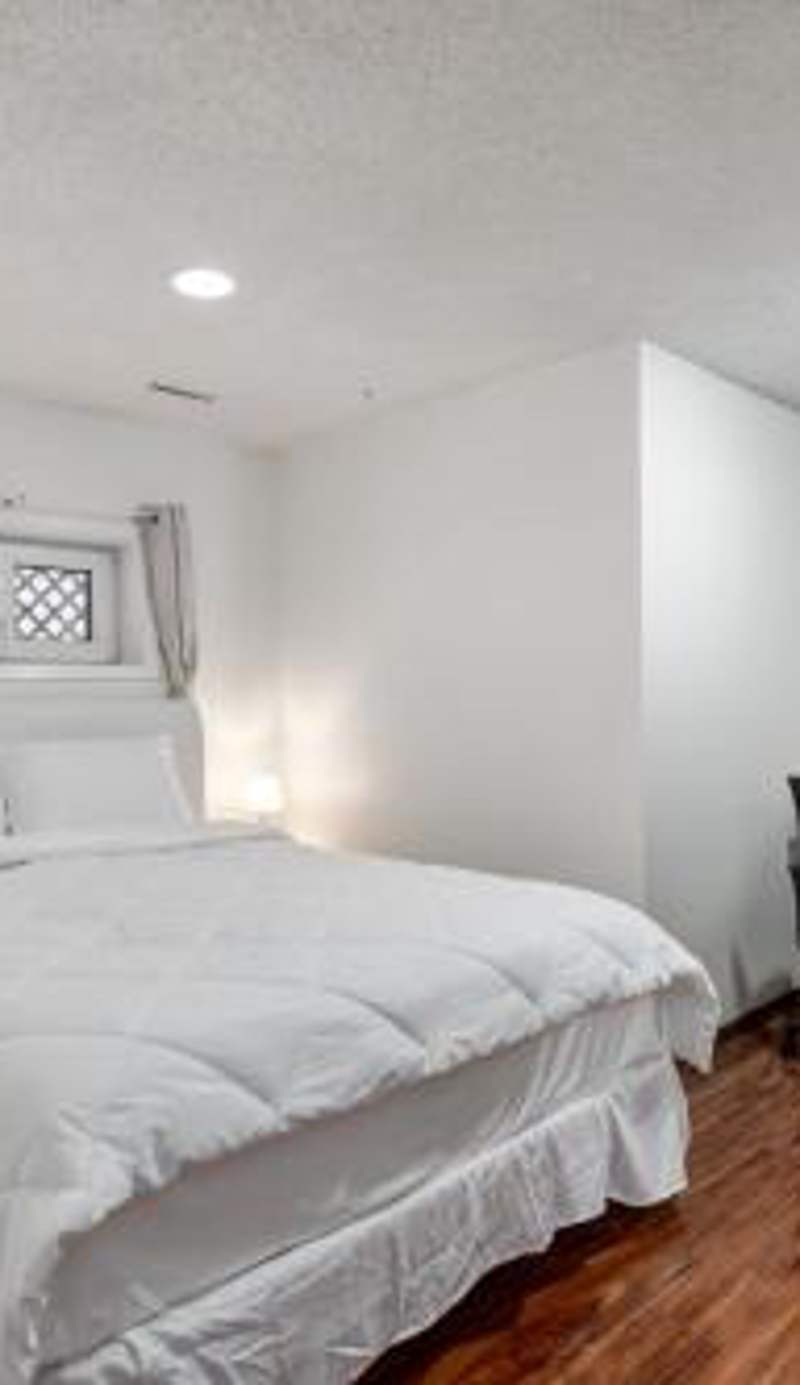 Private 2BR Walkout Suite YYC & DT Calgary Access