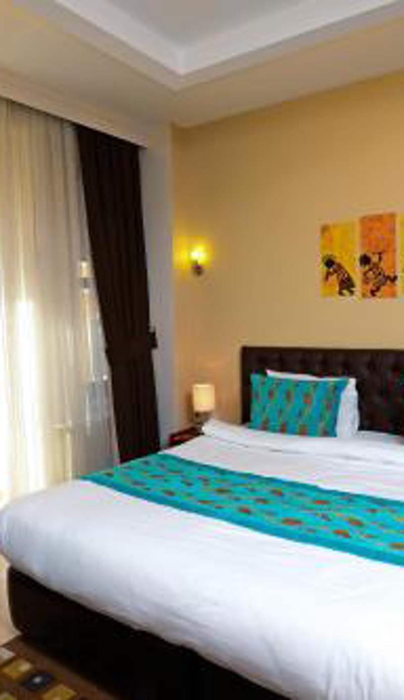Retropera Hotel