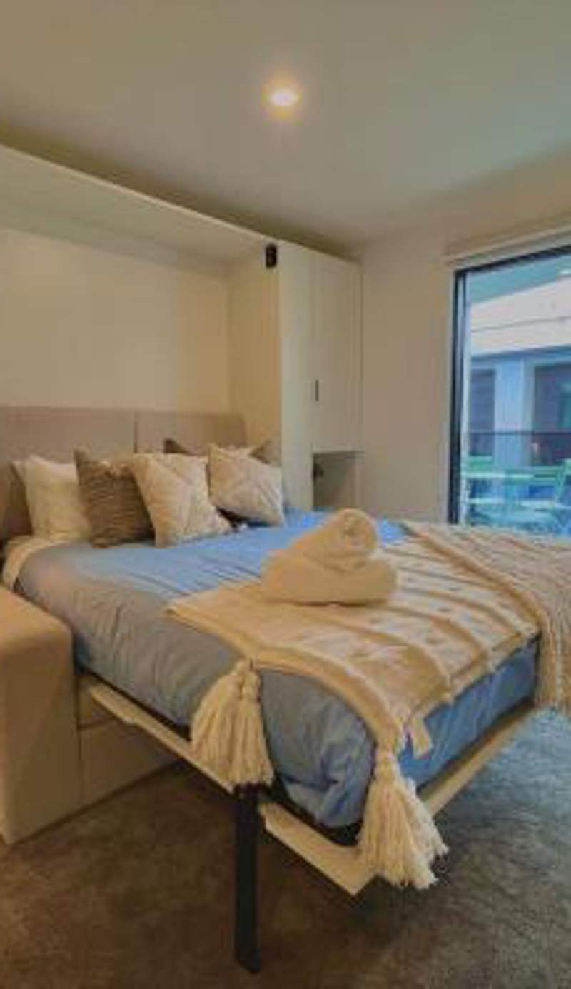 Trendy Inner-City Apartment