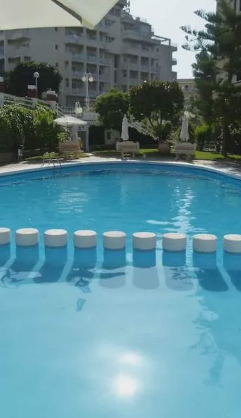 Salou, Port Aventura, piscina, a 80m del mar