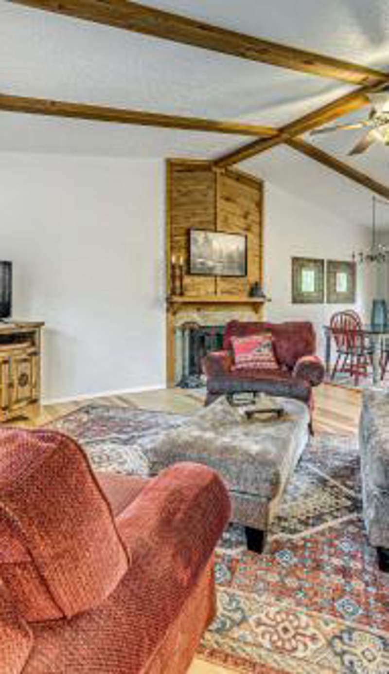4 Mi to Dtwn: Cozy Family Condo in Ruidoso!