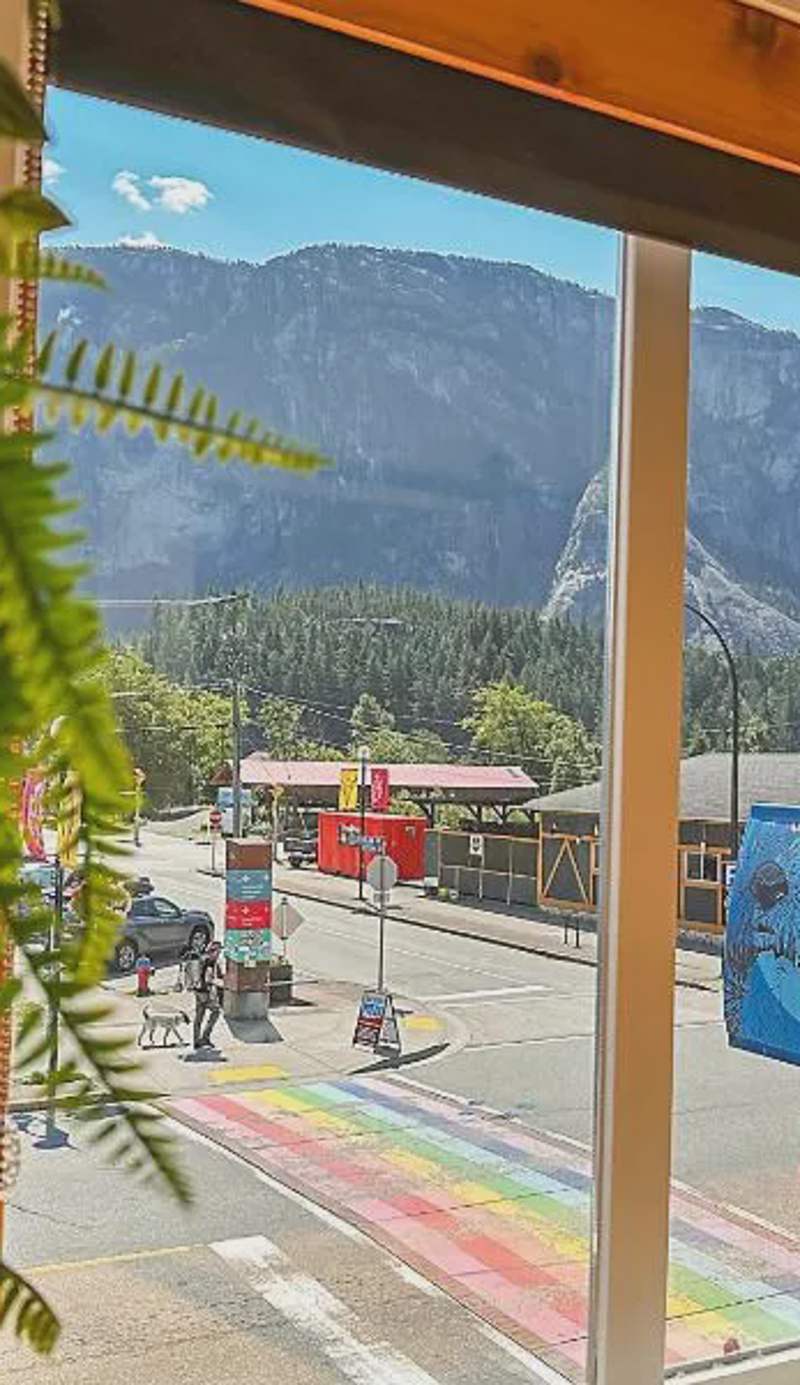 Crash Hotel Squamish