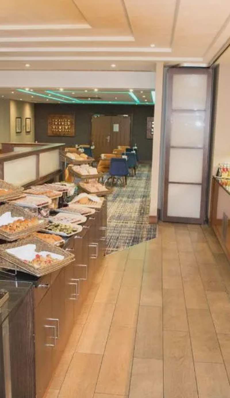 Crowne Plaza London - Gatwick Airport by IHG
