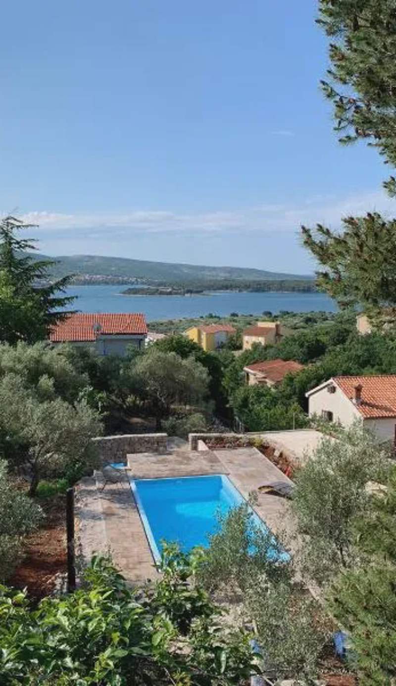 Lili Apartments, Sv Dunata 18