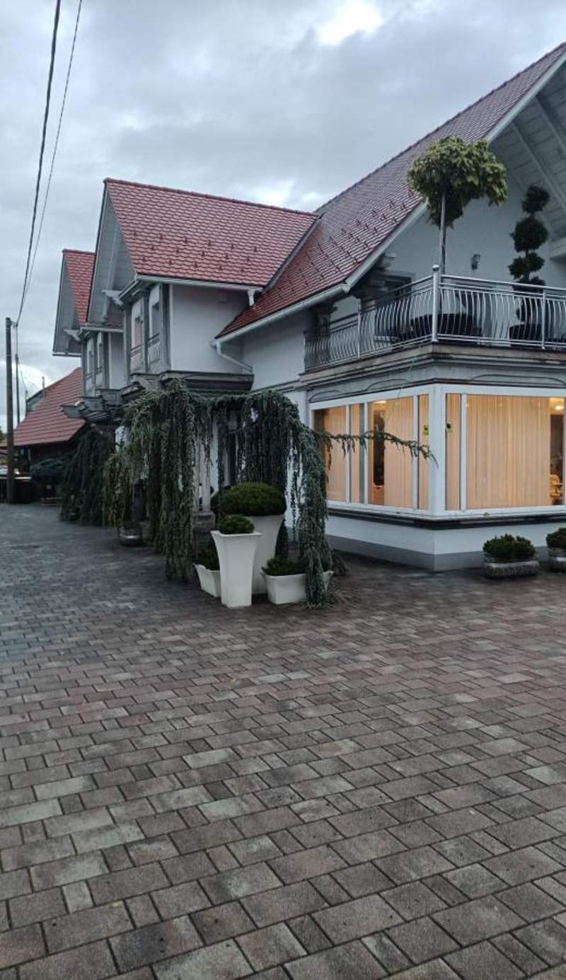 Vila Lemic Postojna