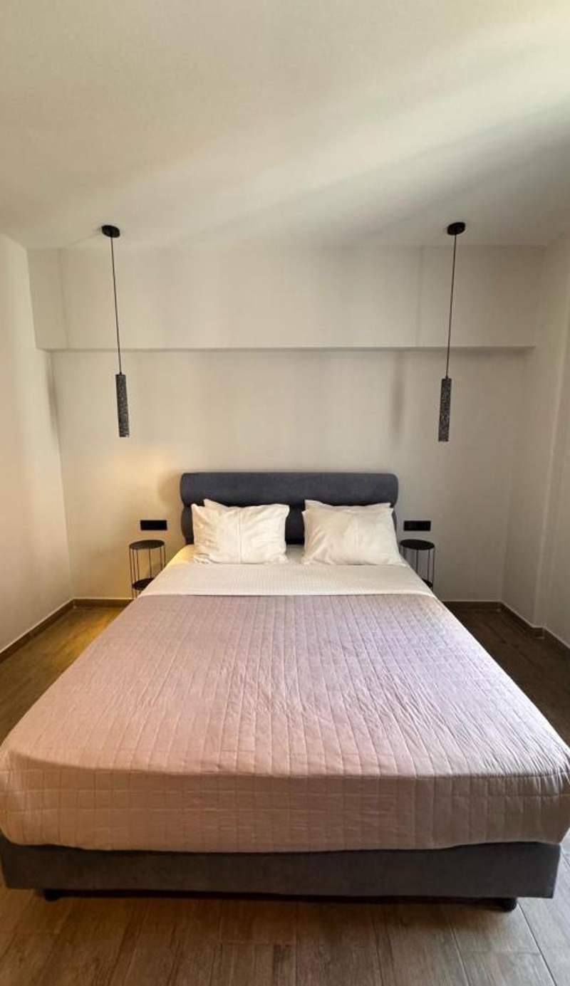 Metropolis Hotel