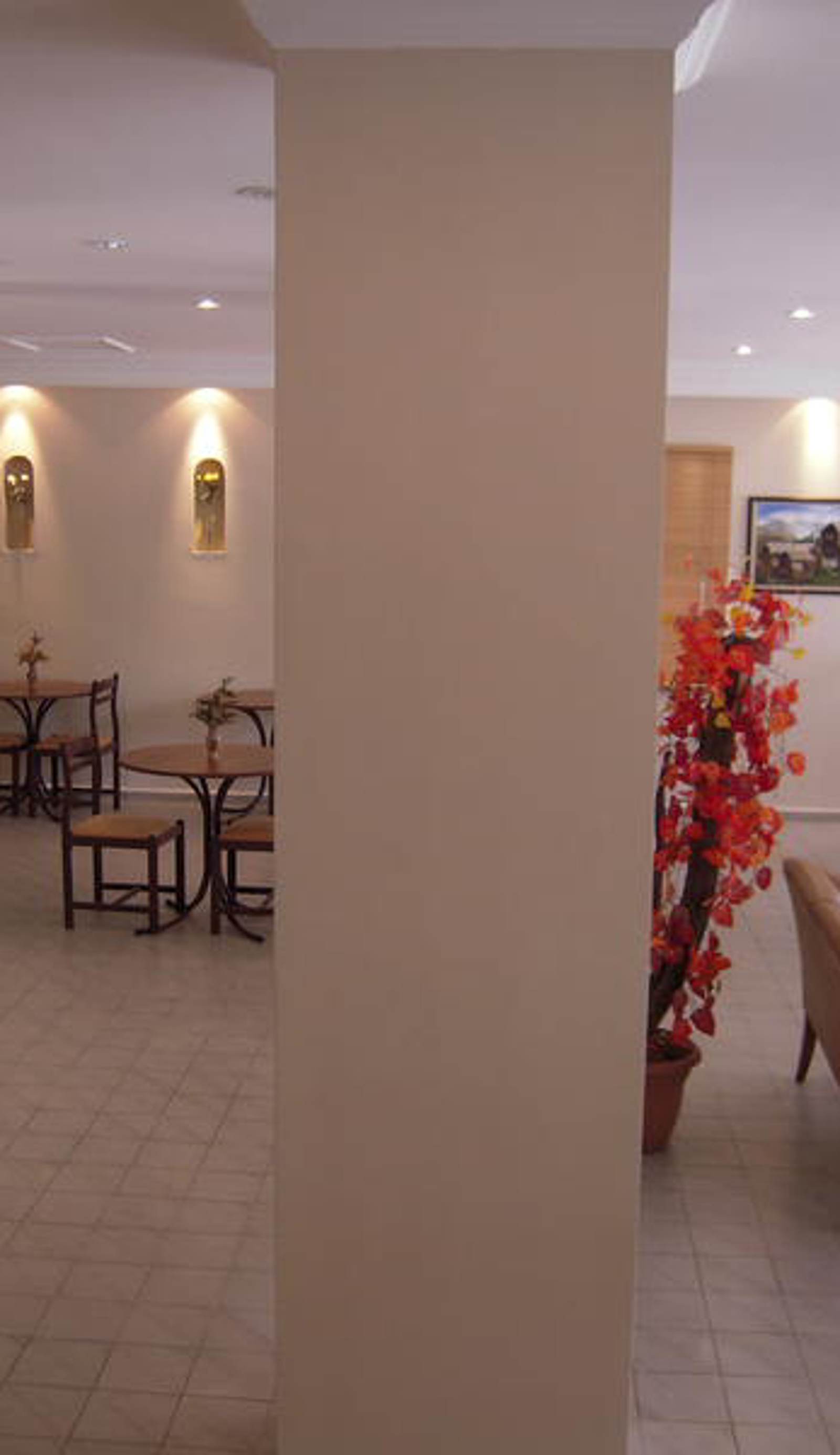 Kleopatra Carina Otel