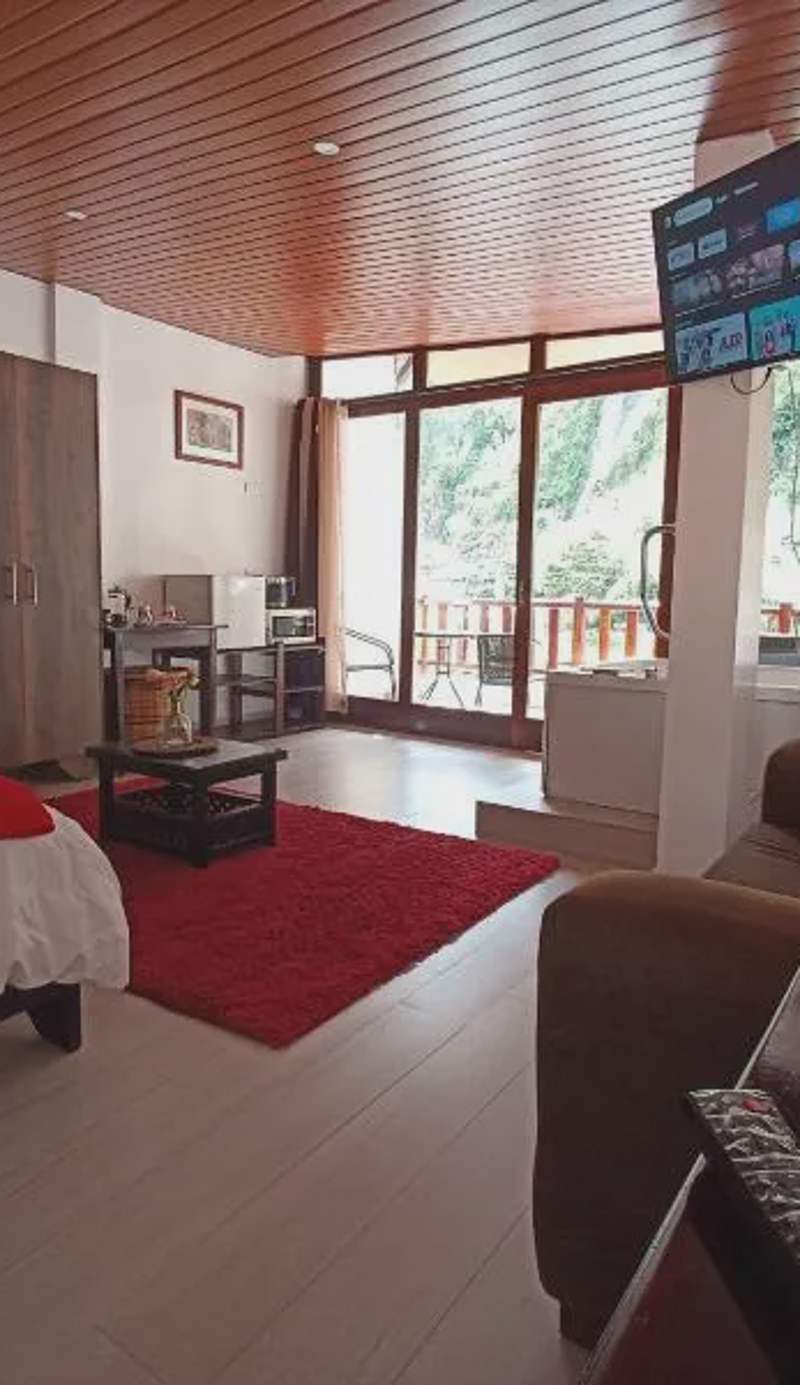 Posada J