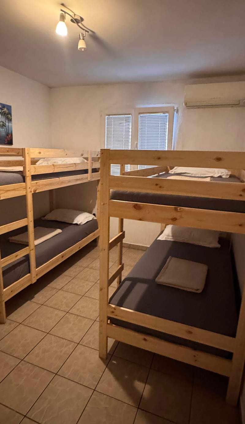Newborn Hostel Budva