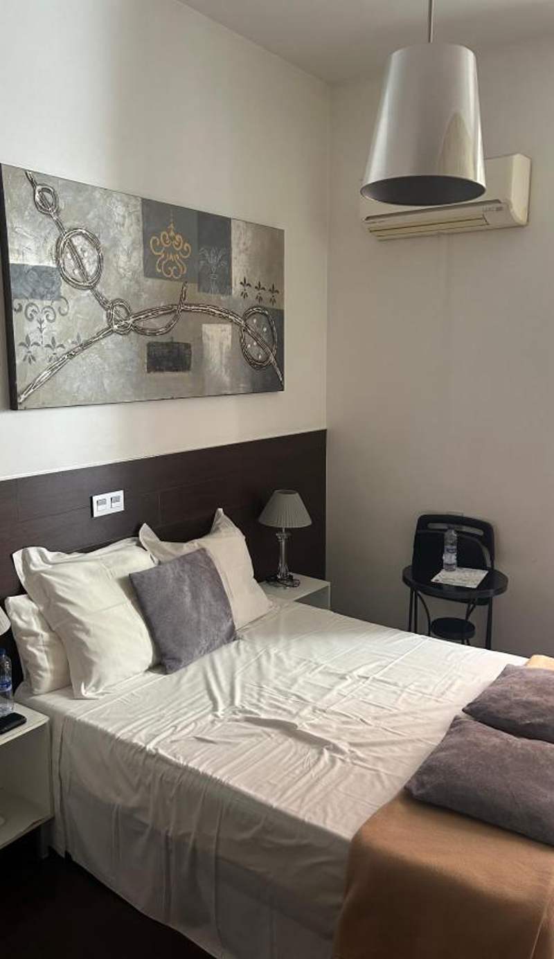 THC Latina Hostal