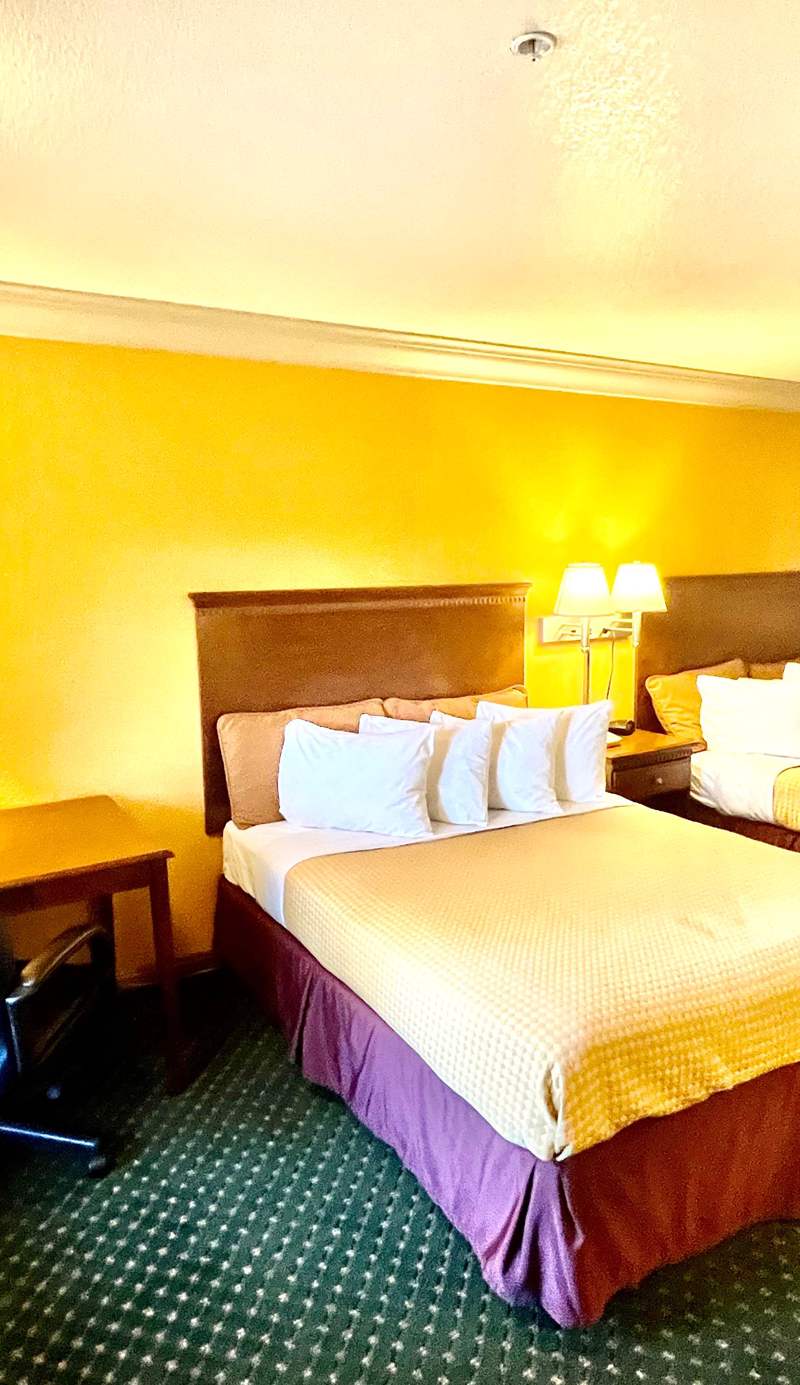 Cloverdale Wine Country Inn and Suites