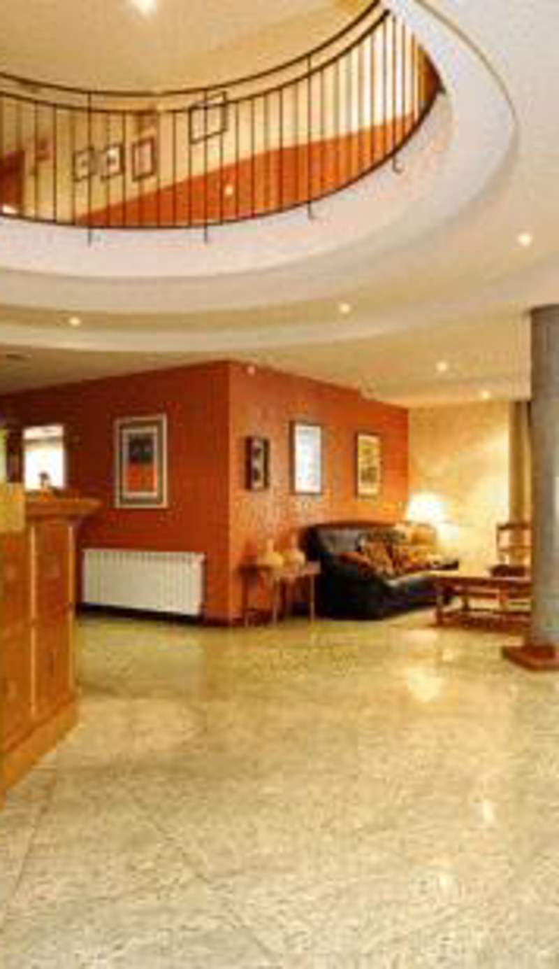 Hotel Pirineos