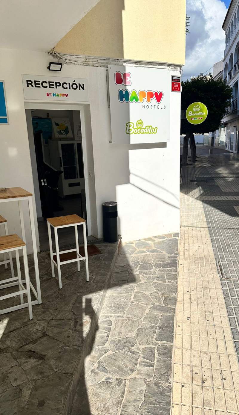 Be Happy Hostels