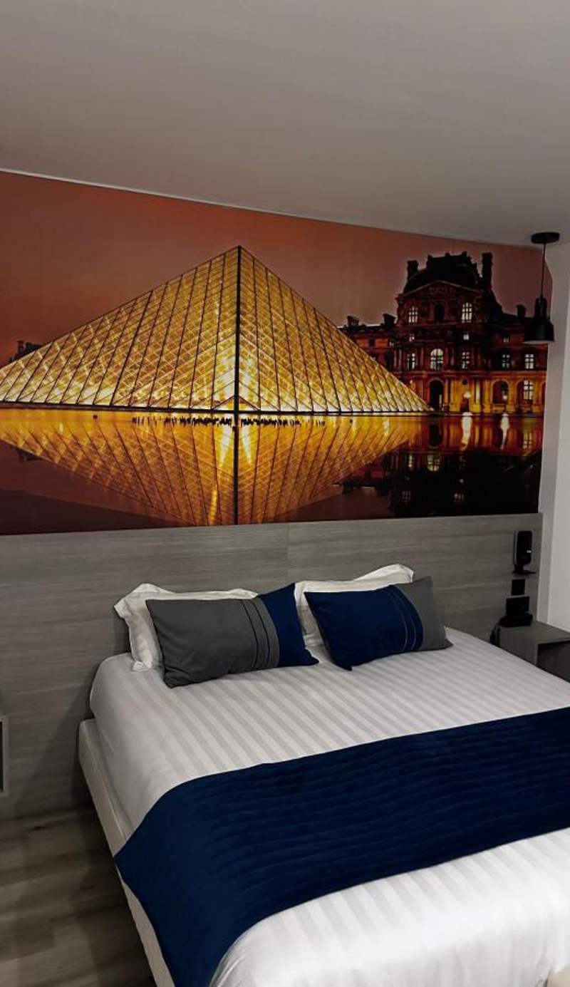 Le 55 Montparnasse Hotel