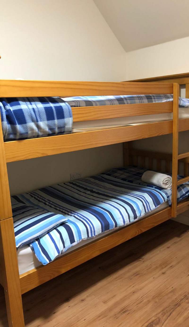 1 Lochness Hostel