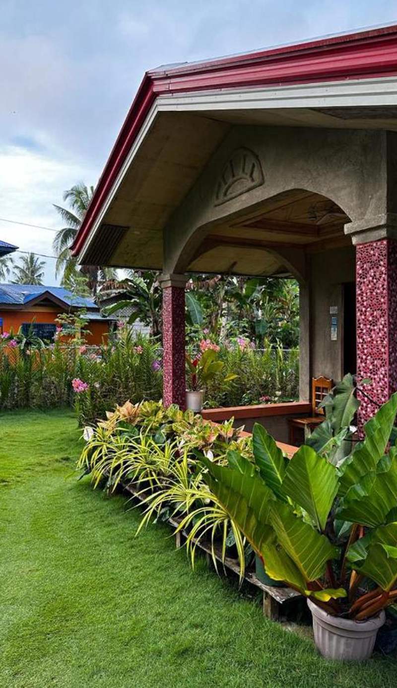 Lhoyjean Garden Hostel