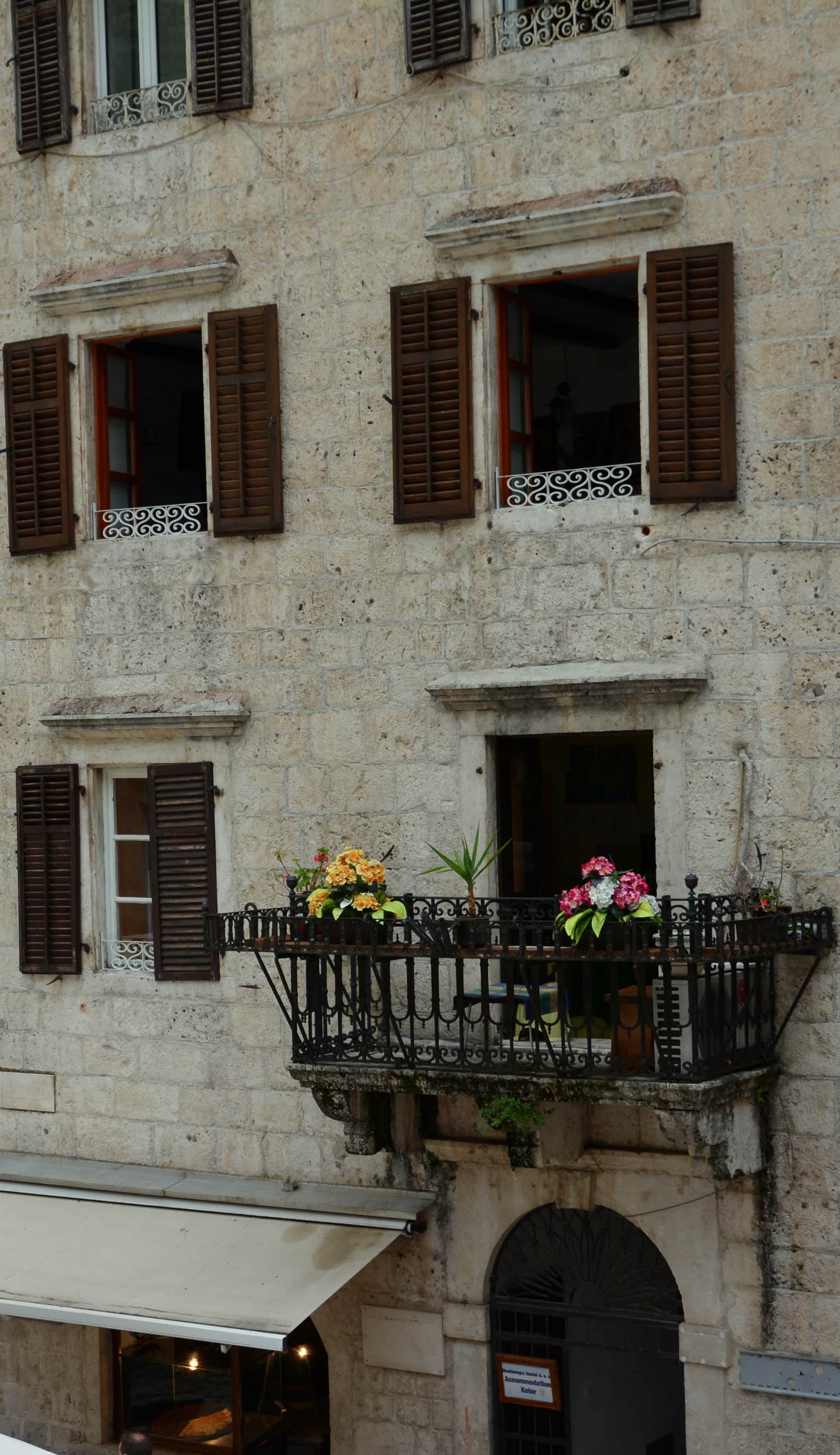 Montenegro Backpackers Home Kotor