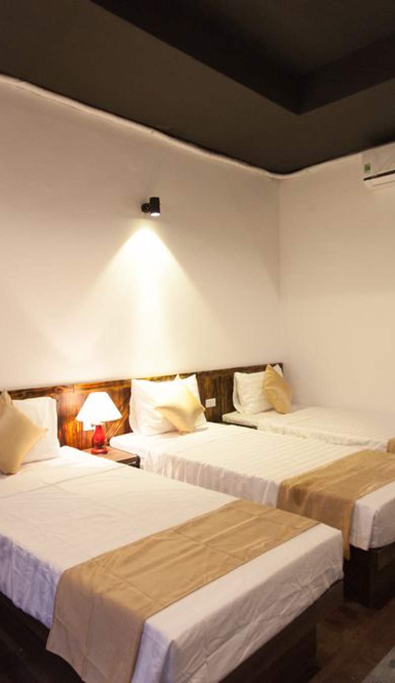 Luxury Backpackers