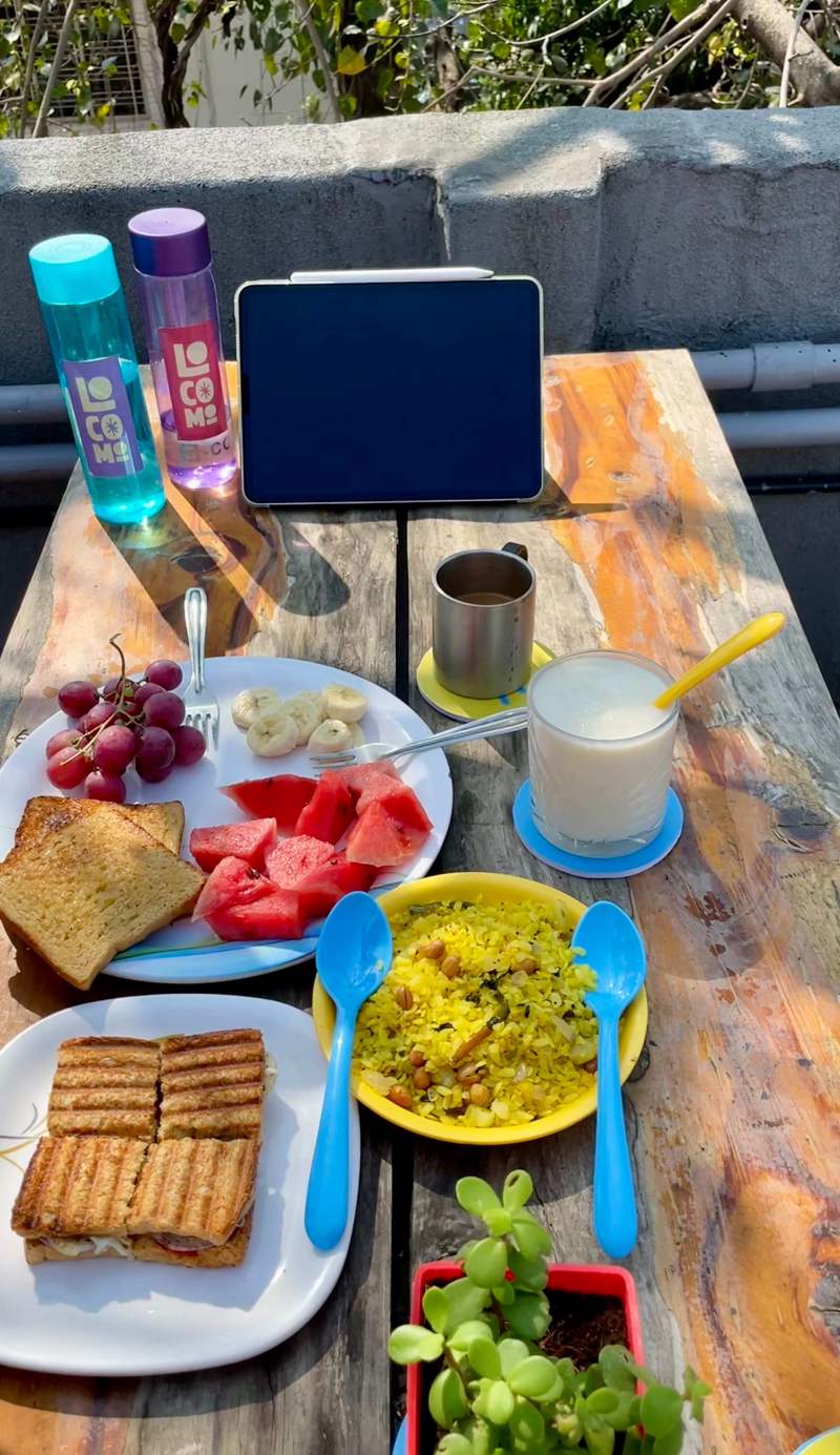 Locomo Hostel OG - Stay | Work | Eat