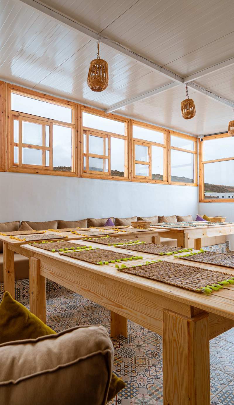 Roots Surf House - Anza