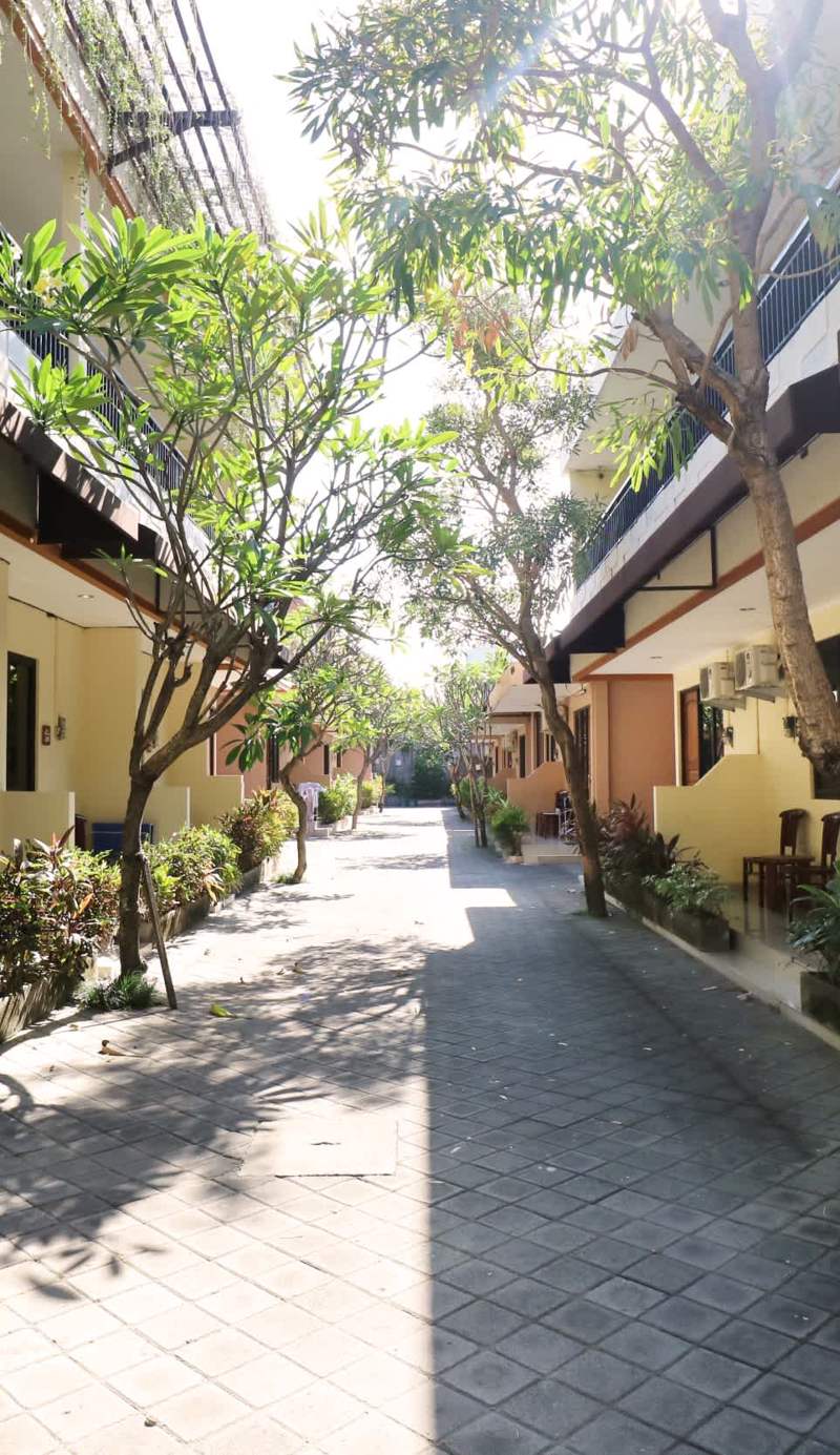 Dee Mansion