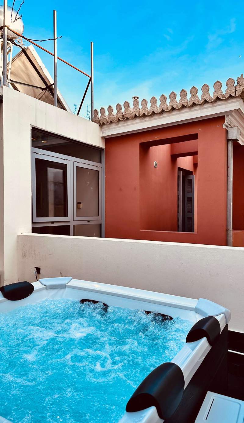 Pink Mango Hostel