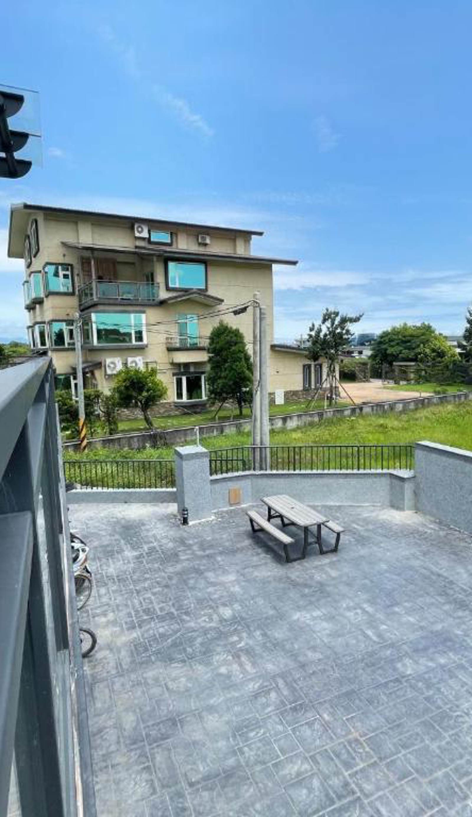 Dandelion Manor 蒲公英山莊