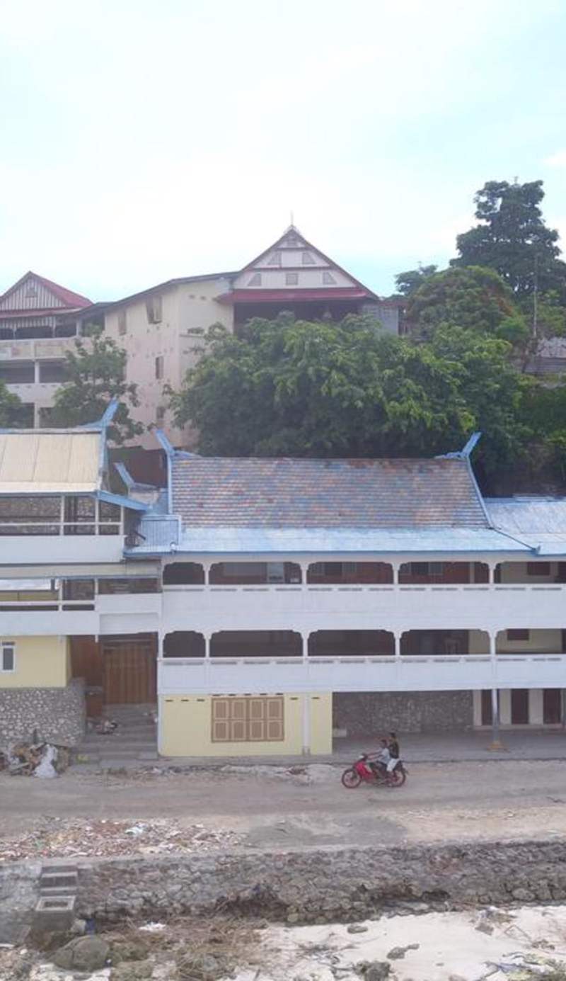 Phinisi Hostel Bira