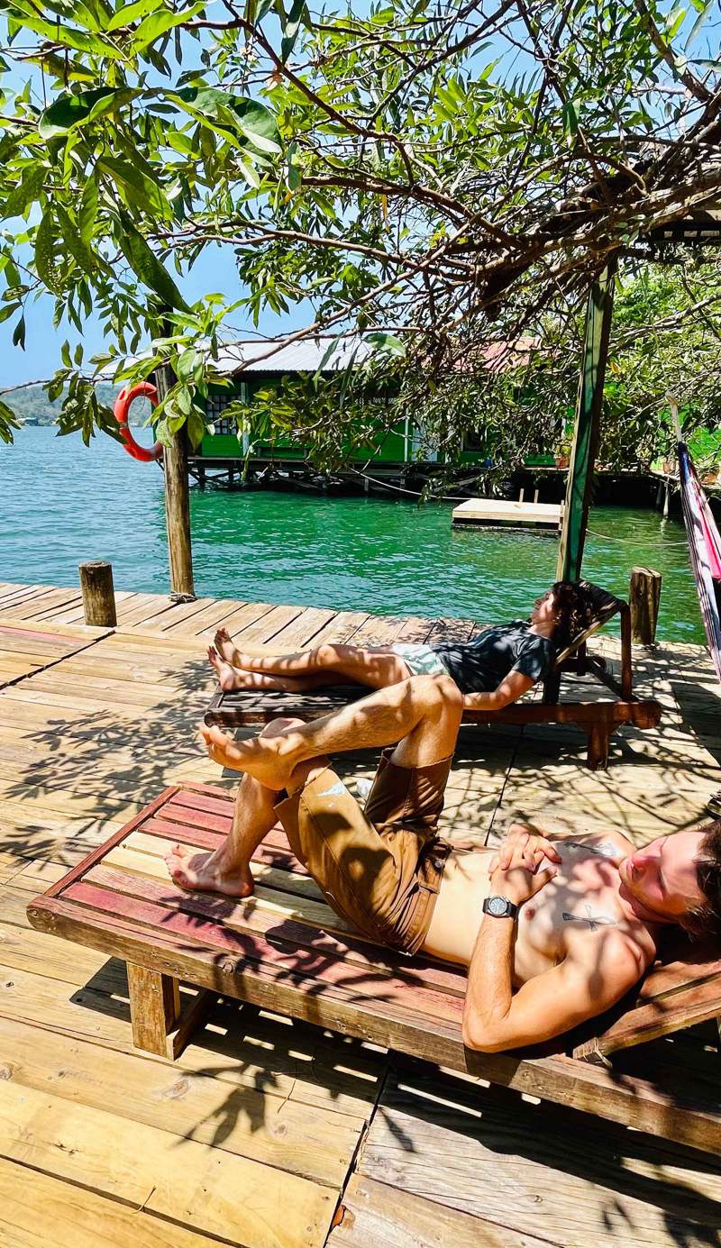 Hotel Backpackers Rio Dulce