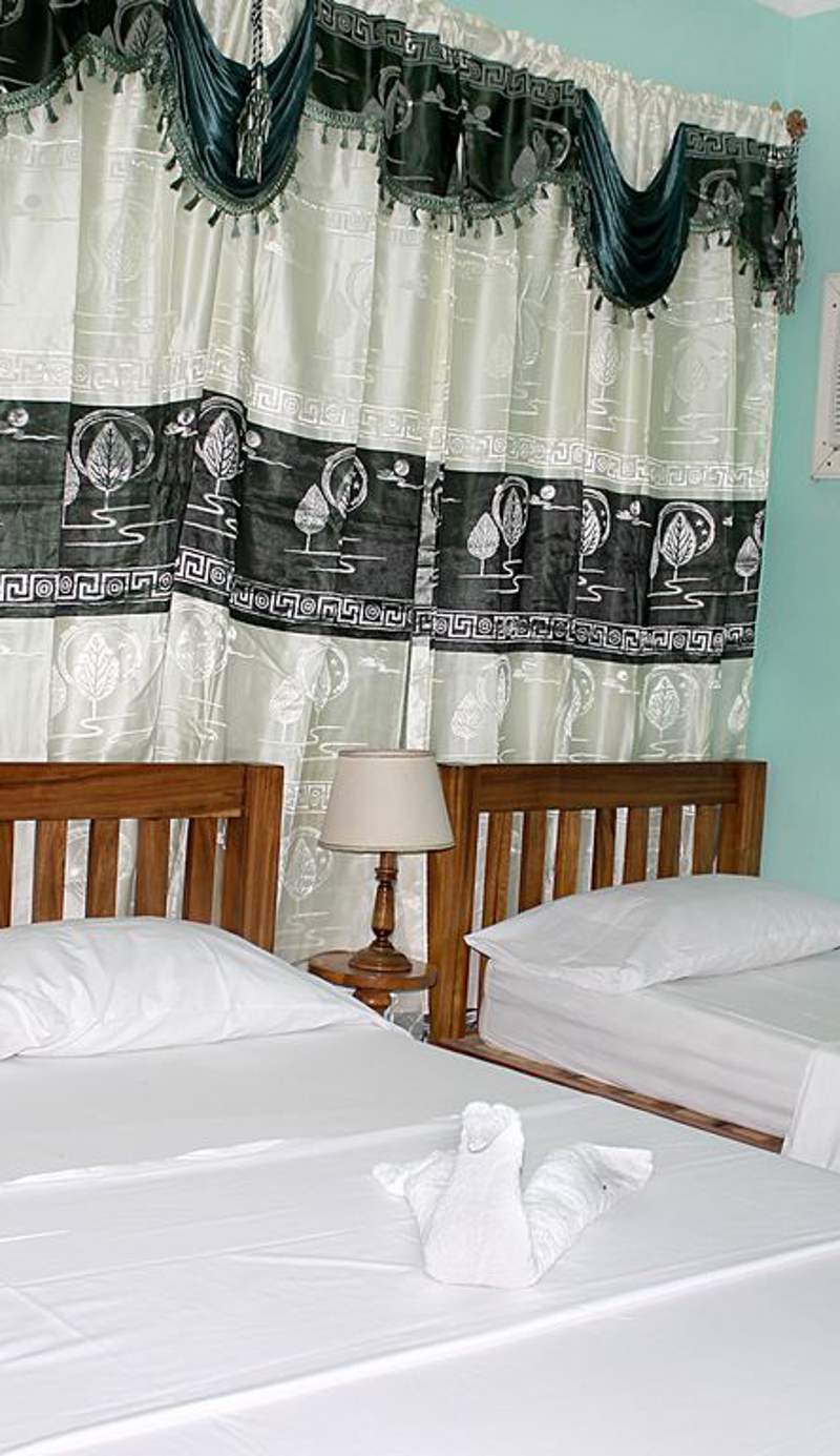 Hostal Y & Y
