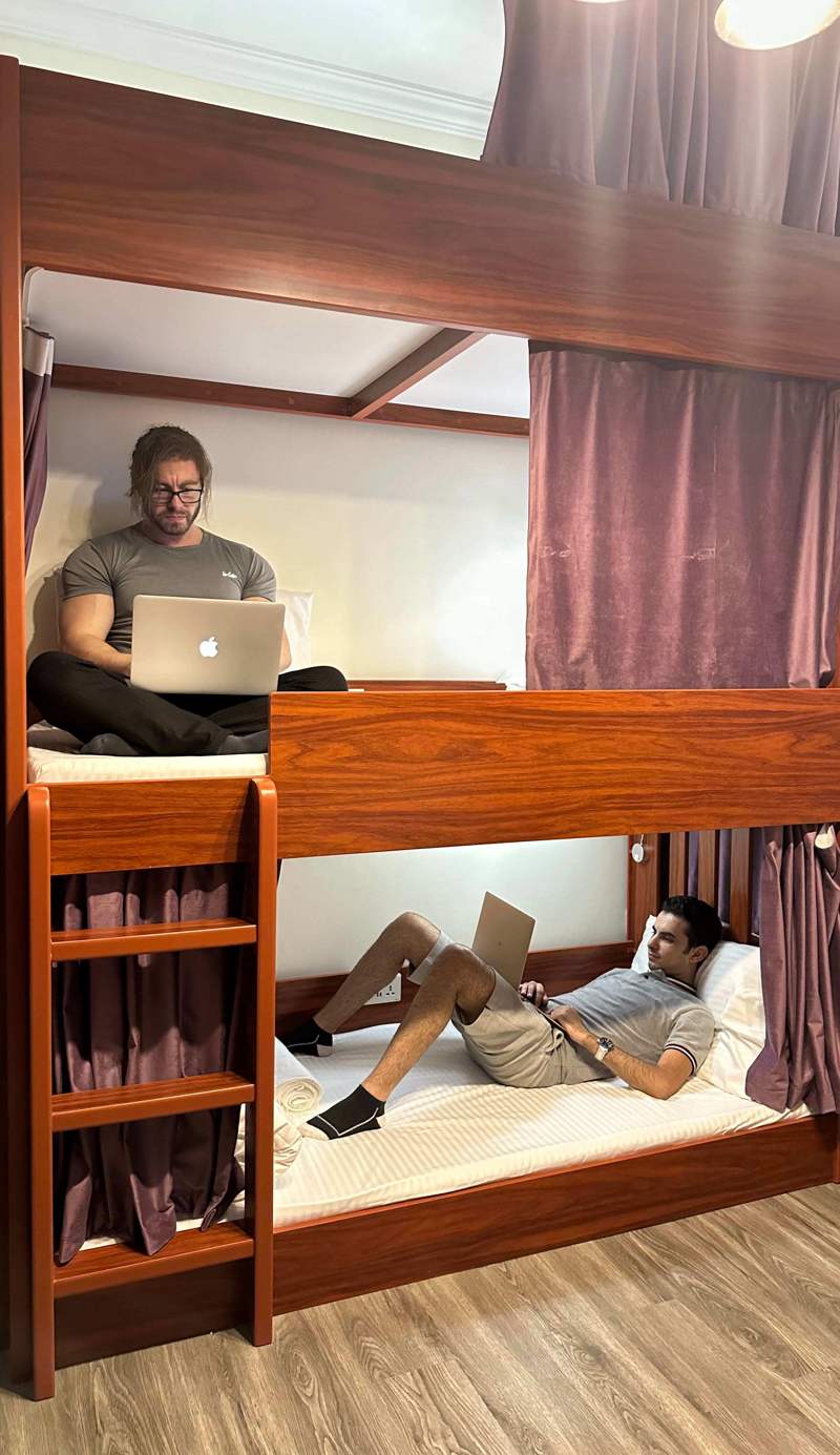 Business Backpackers JBR