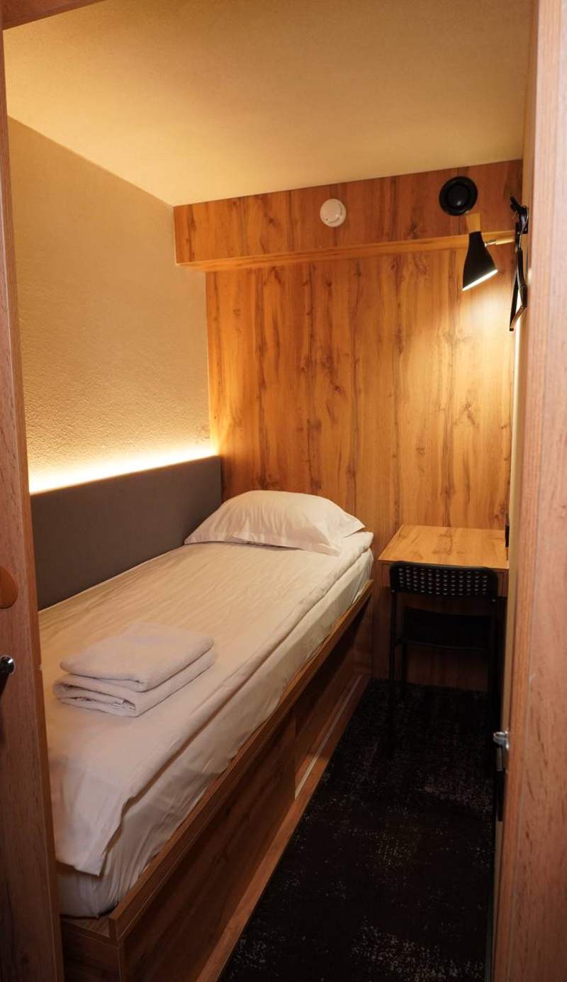 AQ Capsule Hotel