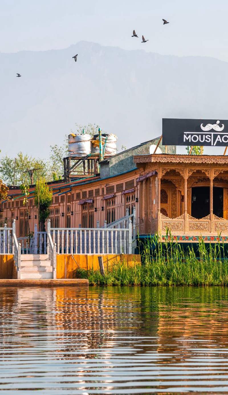Moustache Houseboat Srinagar