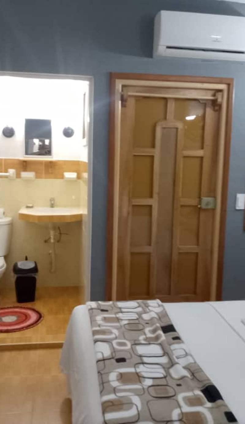 Hostal Henryeldelfin