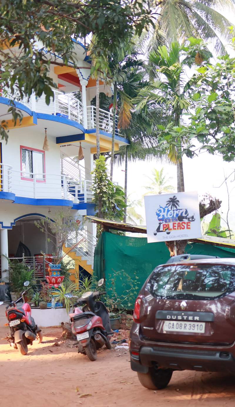 Horn Ok Please Hostel Mandrem