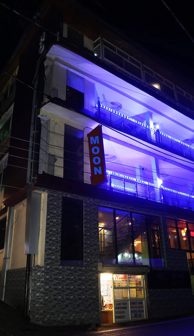 Hotel Moon