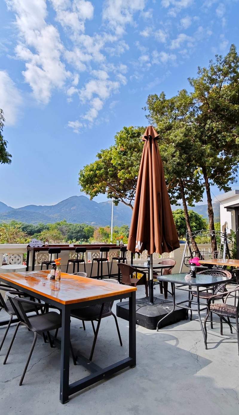 Cloud Tree Inn, XiChong Beach