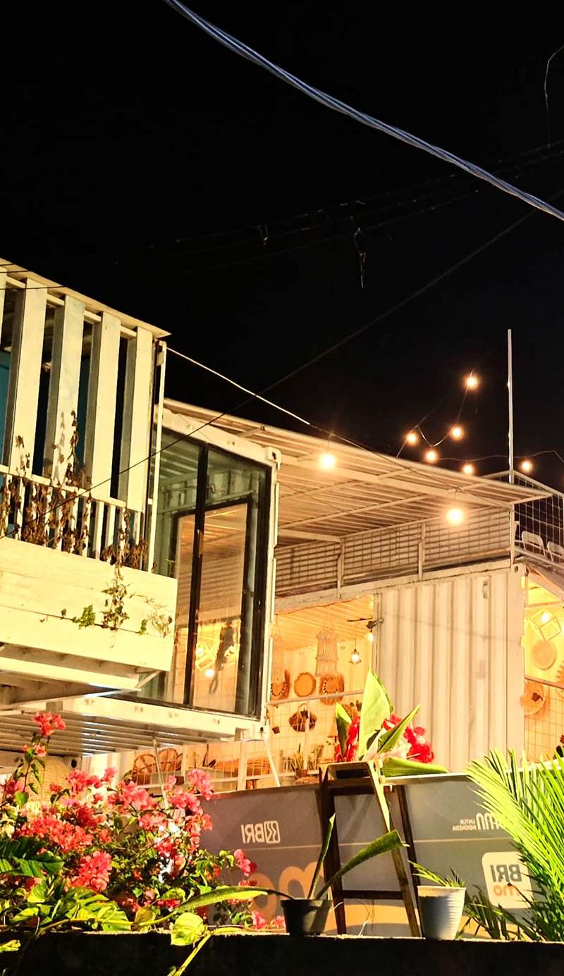 Container Hostel Senggigi