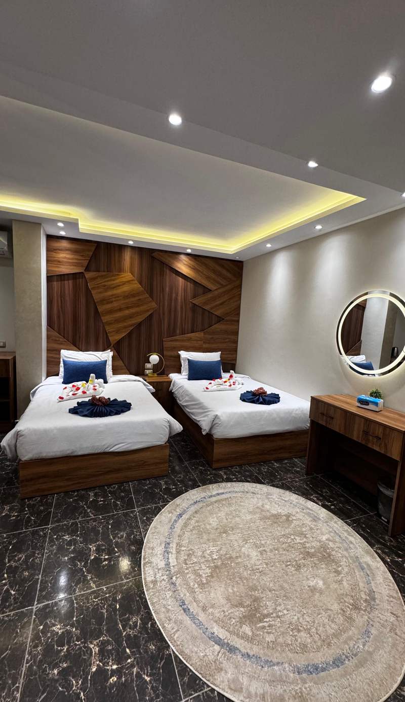 Pharaonic Pyramids Inn